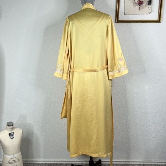 NATORI Satin Plunge Cross Back Slip Embroidered Robe Set - Picture 7 of 11